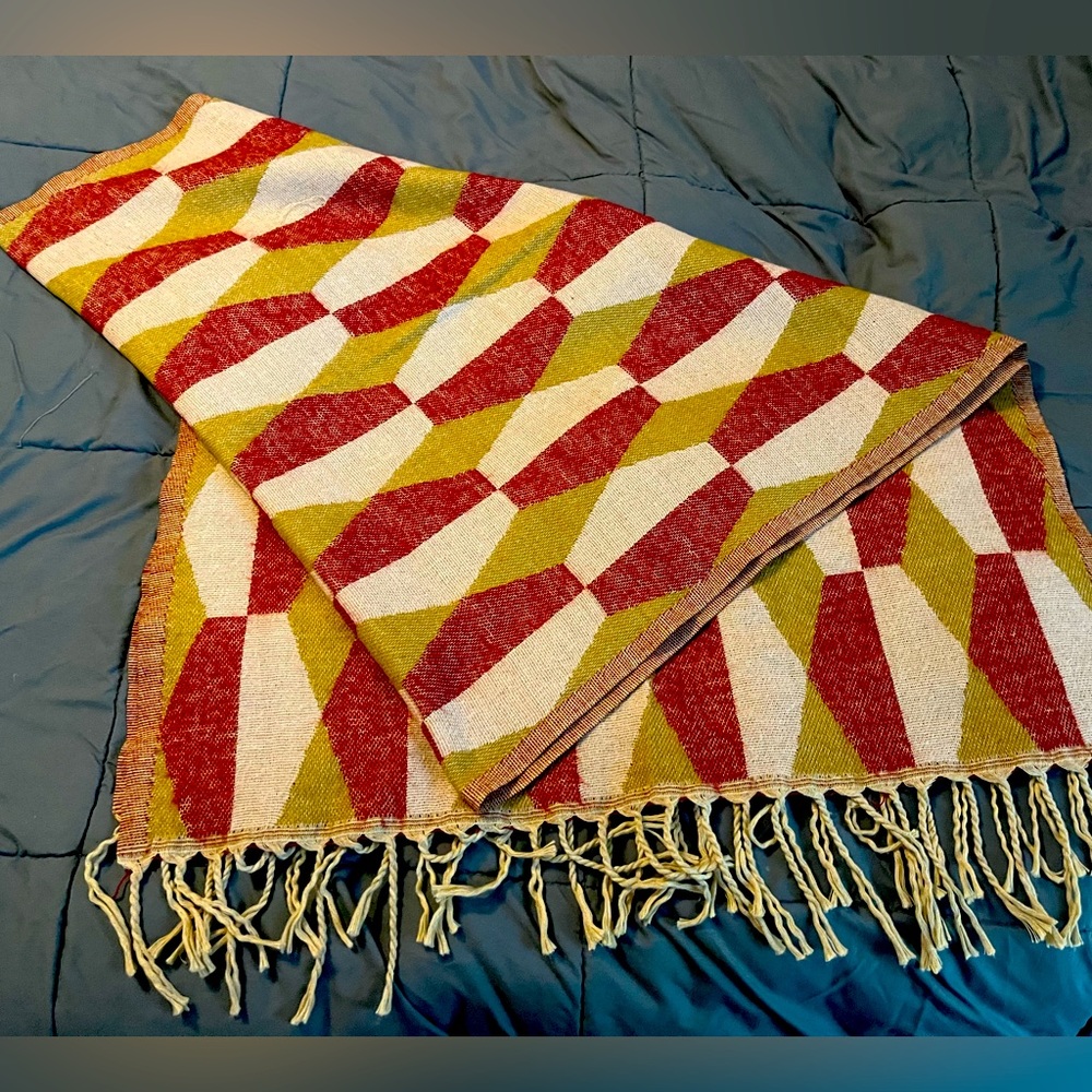 Scarf that had wool like texture